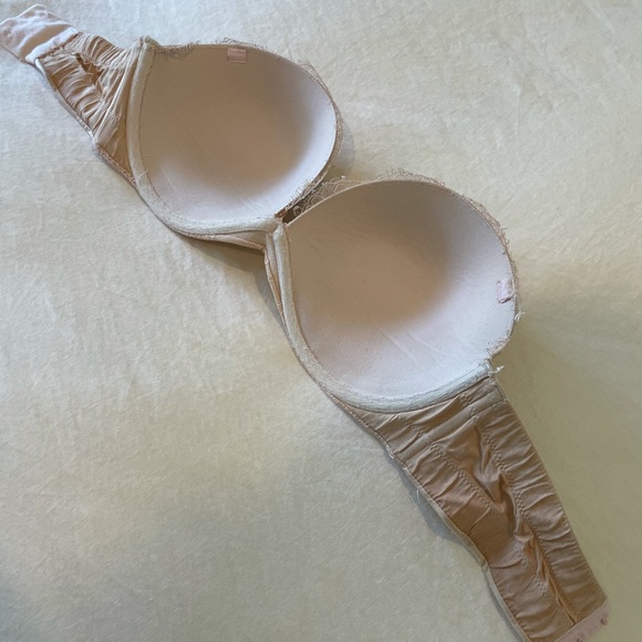 Victoria’s Secret Strapless Bra💕🍬 - Picture 3 of 4